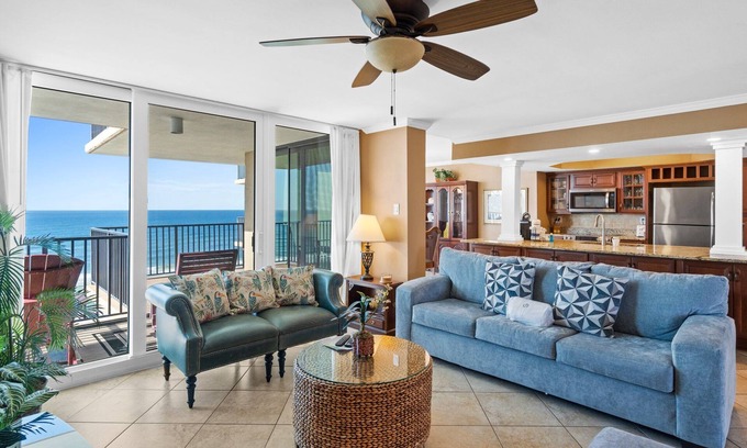 Holiday Beach Condo | Pet Friendly Condo on the Beach Free Chairs! PW801
