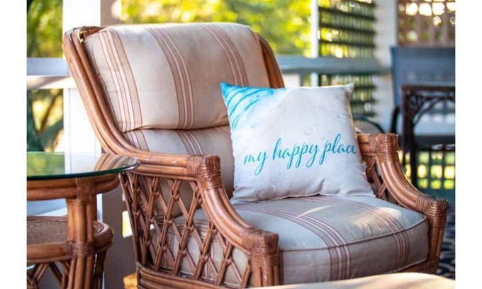 Colington House | Pet Friendly~Walk to the Beach or Sound~Bikes~Vintage and Original