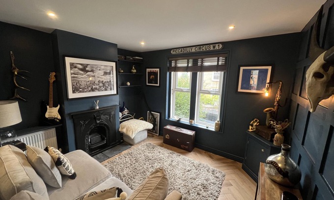 Guildford House | PetFriendly- Sleeps 6- PrivateGarden- FreeParking