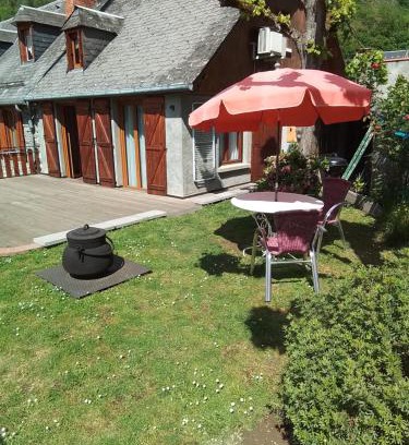 Cier-de-Luchon Apartment | petit gîte de montagne avec jardin et terrasse