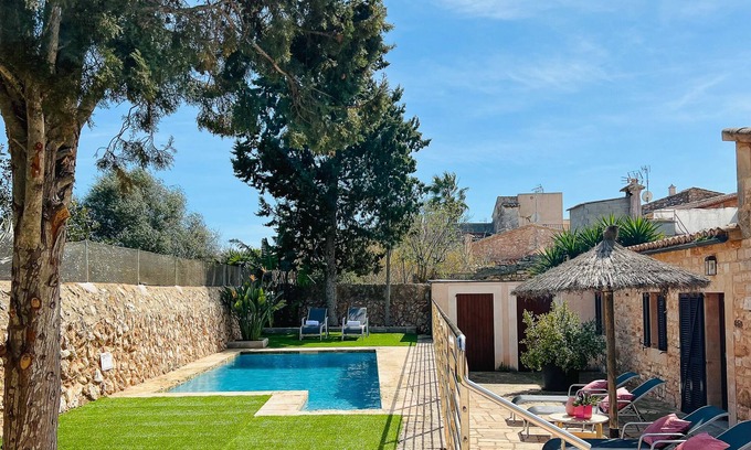 Es Llombards House | Petita des Llombards charming finca right in the village