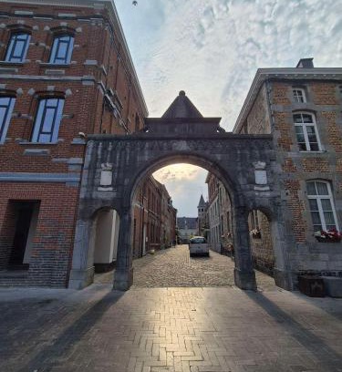 Chimay House | Petite chambre dans la rue du Château