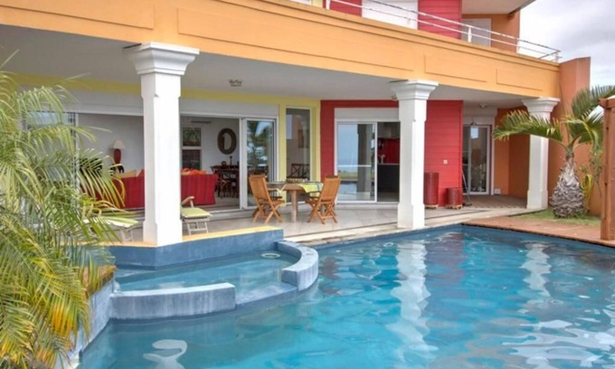 Petite-Ile Villa | Petite Ile - Villa d'architecte 4* - 6 pers. - 3 bedrooms - Swimming pool