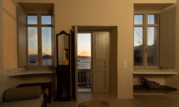 Naxos Apartment | Petrino - Fully renovated Venetian Kastro apartment with sea views