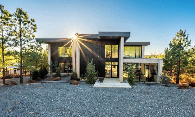 Broken Bow House | Pets | Fire Pit | Hot Tub | Sleeps 17