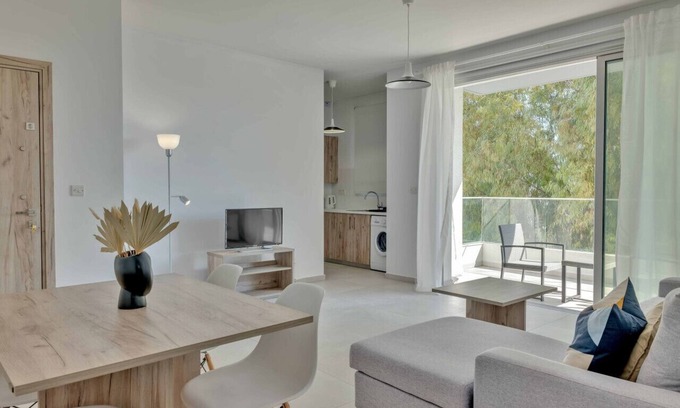 Strovolos Apartment | Phaedrus Living: Eolus Residences Aphrodite