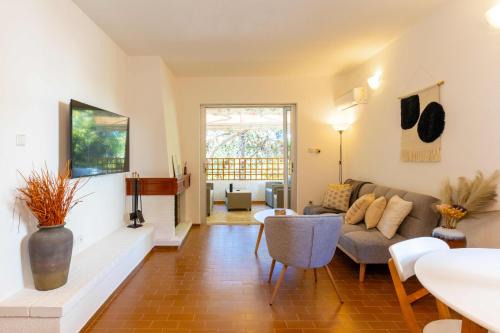 Saronida Apartment | Phaedrus Living Saronida Seaside Flat