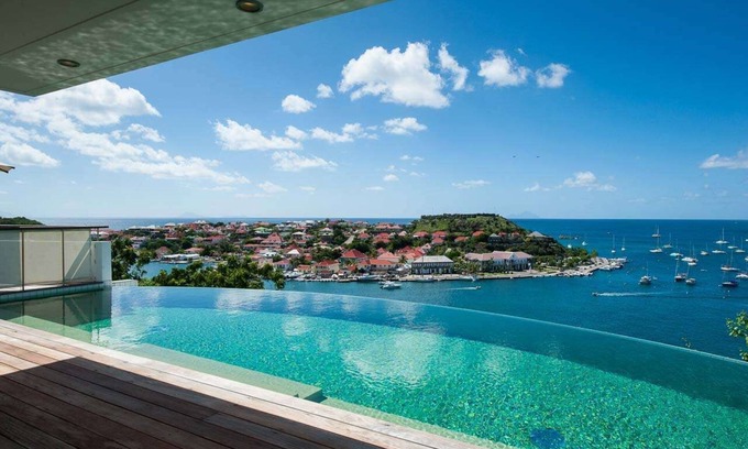 Corossol Villa | Phare- Amazing harbor views & spectacular sunsets, close to restaurants & shops