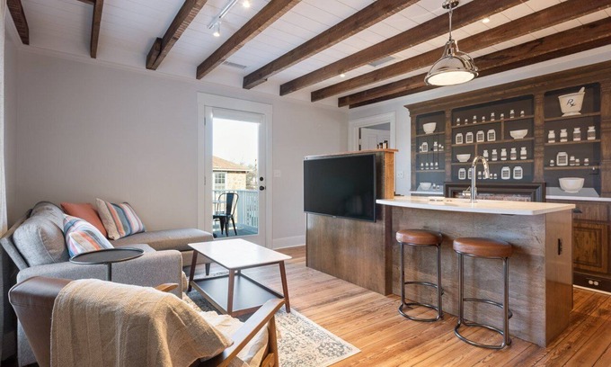 Belmont Apartment | Pharmacy Apartment| Lux 30 + Rental in Dtwn Belmont
