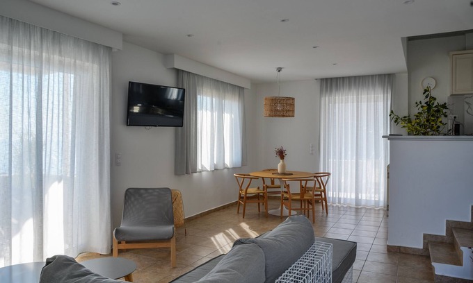 Gavrio Apartment | Pharos Apartments - Grand Apartment