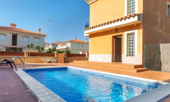Miami Platja Villa | PHENOMENAL VILLA IN MIAMI-BEACH (Costa Dorada) PRIVATE POOL, 12 people