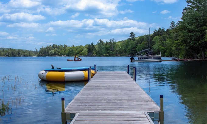 Lucerne-in-Maine Cabin | Phillips Lake Cozy Cabin