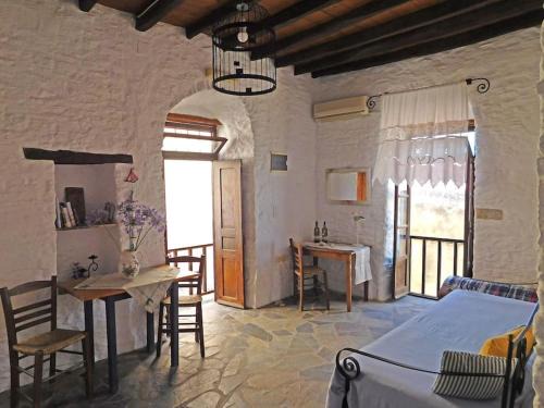 Ano Siros Apartment | Philoxeno Traditional house - Ano Syros