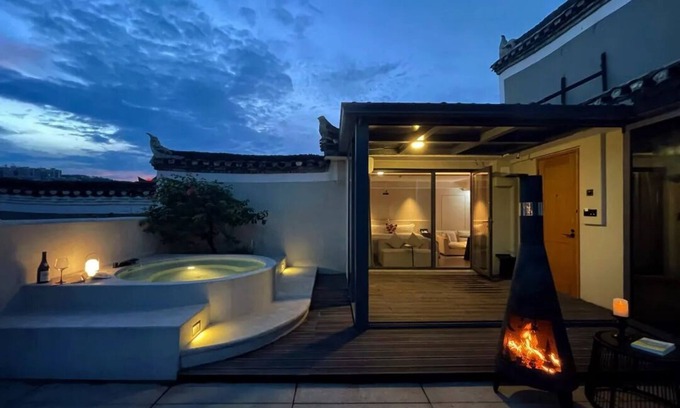 Fenghuang Apartment | Phoenix Hall House Hotel