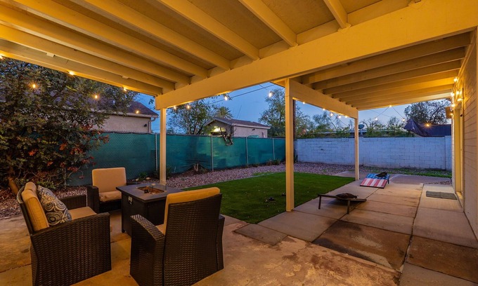 Downtown Phoenix House | Phoenix Haven: Chic City Living in Tranquility