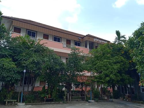 Ban Tom House | Phumchan Place Hotel
