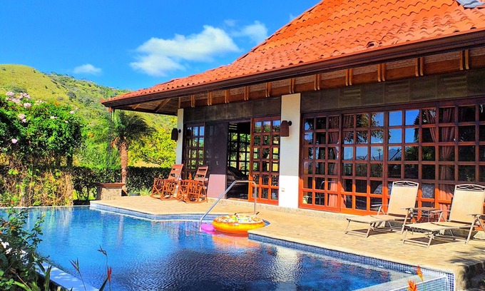 Pan de Azucar House | Pica Flora Balinese style Chalet Atenas Costa Rica
