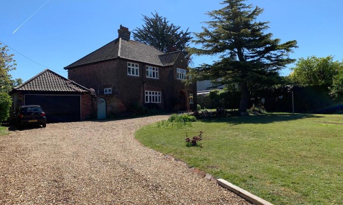 Sheringham Bed & Breakfast | Picaroons - Friendly Bed & Breakfast Quiet with ample off-street parking