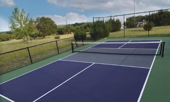 Driftwood House | Pickleball court, casita, treetop deck on 8 acres