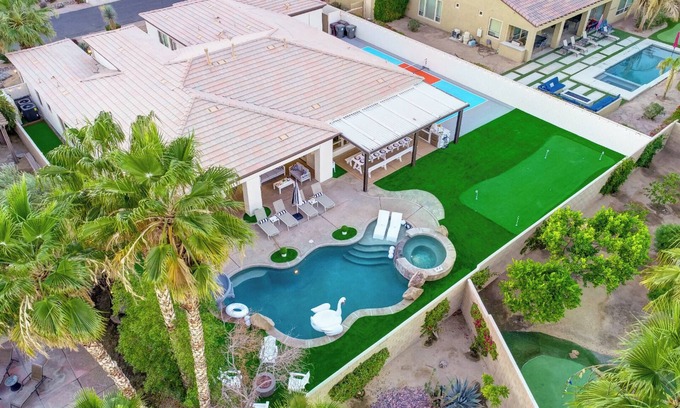 Rancho Santana House | Pickleball,putting green,coolest game room,gym,nursery, 7bdr+12 beds,high end