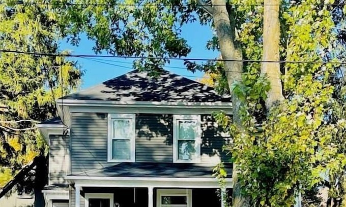 Prince Edward House | Picton Century Home- Group Getaway in PEC