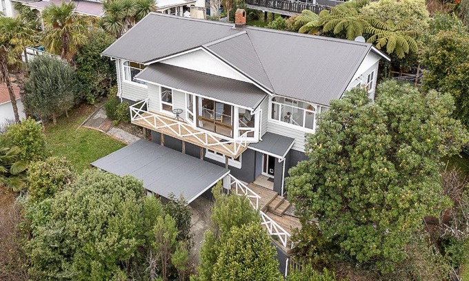 Picton House | Picton Stay in Charming Vibes