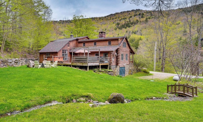 Bridgewater Corners Cabin | Picture-Perfect Vermont Mtn Cabin w/Hot Tub!
