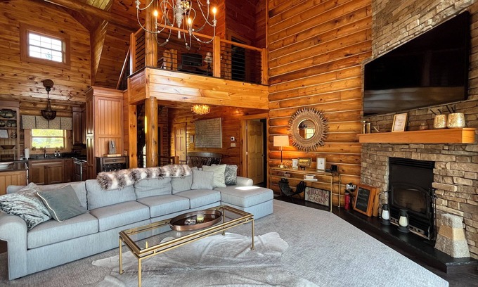 Jefferson Township House | Picturesque Log Home, Family Fun with Scenic Views