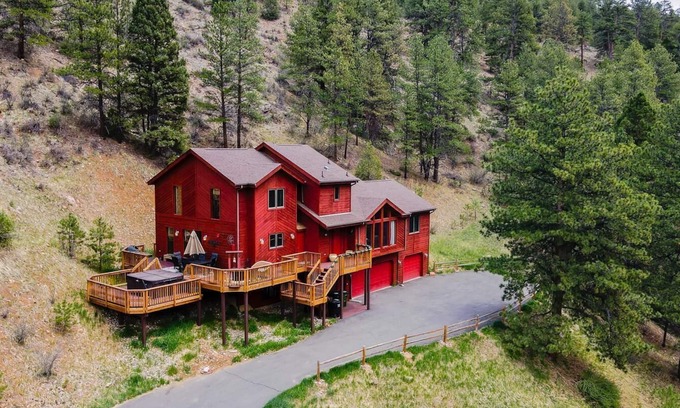Pleasant Park Corridor House | Picturesque Mountain Retreat with Private Creek