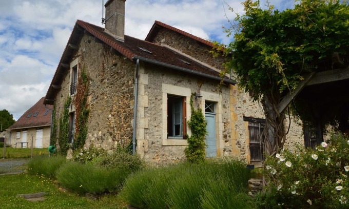 Savignac-Ledrier House | Picturesque stone cottage