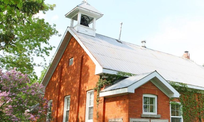 Meaford House | Picturesque School House Retreat