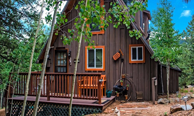 Cripple Creek Cabin | Pikes Peak Country, Fall Foliage, 4+Acres, Mountain Views, Wildlife, Free WiFi