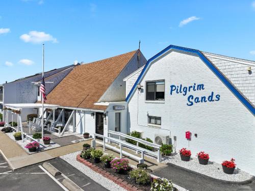 Plymouth Hotel | Pilgrim Sands on Long Beach