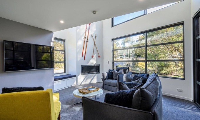 Thredbo Apartment | Pilot 1 Chalet an expansive open plan 3 level ski chalet