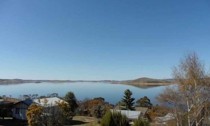 Old Adaminaby House | Pindari on Lake Eucumbene