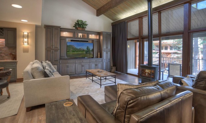 Purgatory House | Pine Bluff (#822) | 10 Min to Ski | Deck | Golf Access | AC & Pool