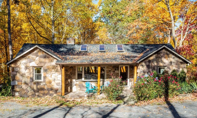 Rawley Springs Cabin | PINE CLIFF Amazing Mountain and River Views, Pet Friendlyn15 mins Harrisonburgn