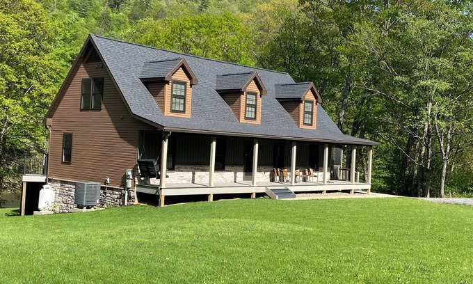 Hyner Cabin | Pine Creek cabin with AC in Jersey Mills - 7 bedrooms