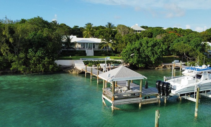 Dunmore Town House | Pineapple Wine - Harbour Front
