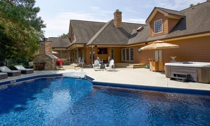 Pinehurst House | Pinehurst Golf home w/pool,Game room, Pool table, sleep up to 12