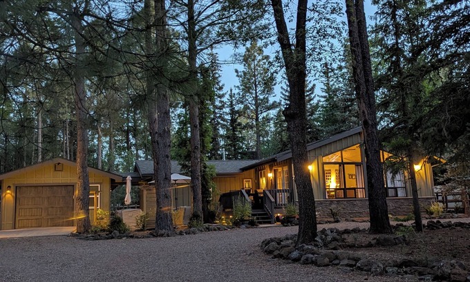 Pinetop Cabin | Pinetop Lakes CC Cabin, Central A/C, pet friendly