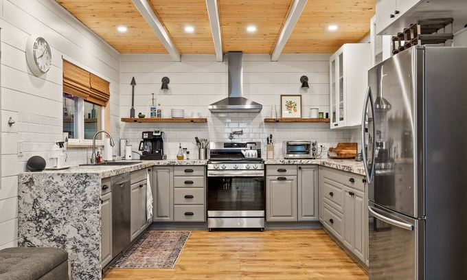 Lake Arrowhead House | Pineview Cabin | Spectacular Views