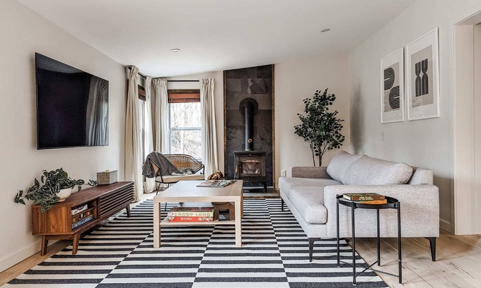 Catskill House | Pinewood Bungalow - Luxury Cabin, Kid-Friendly