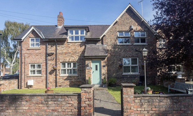 Fulford House | Pinfold Cottage