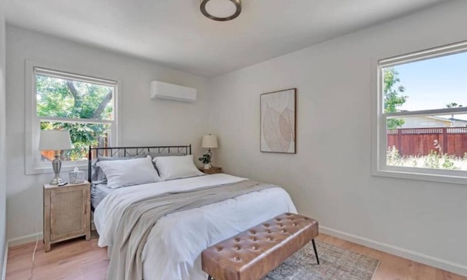 Livermore House | Pink Door, Livermore! Queen Bed - 0.5 Miles to downtown