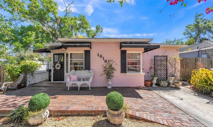 Park Lake - Highland House | Pink Love Chalet