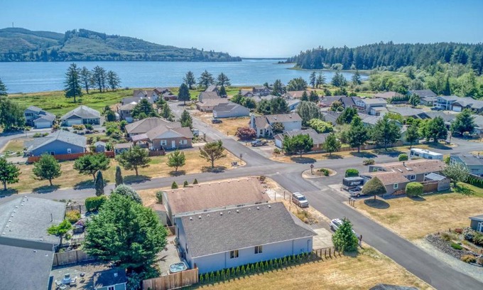 Nehalem House | Pintail by the Bay
