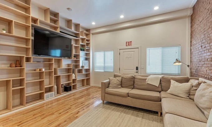 Hurricane Apartment | Pioneer Park, Splash Pad Close & Pet Friendly!
