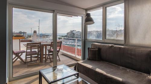 Pasalimani Apartment | Piraeus Apartment with Endless View