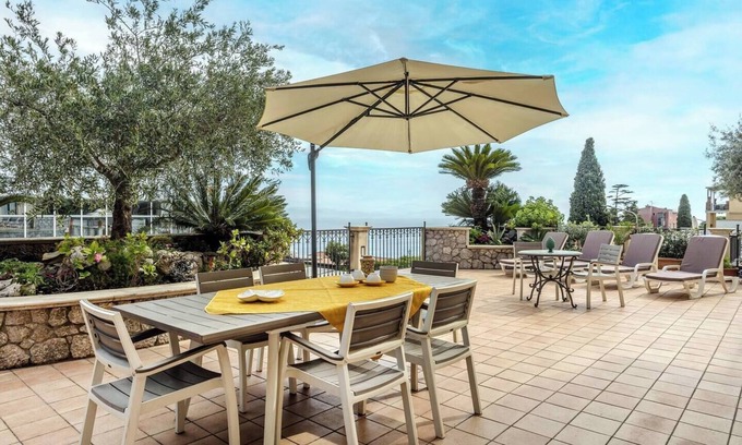 Taormina Apartment | [Pirandello House] - Villa Maremonti Taormina